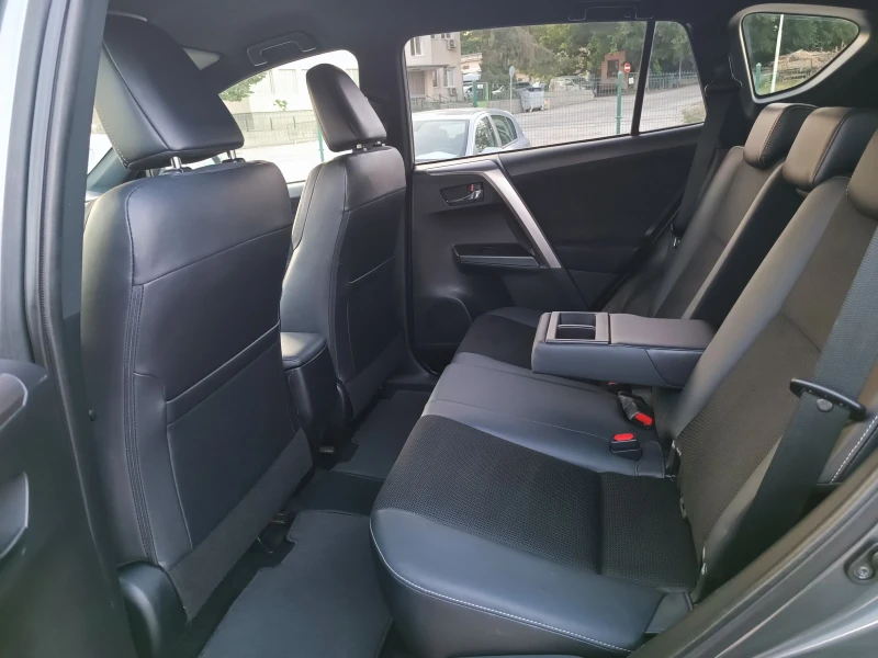 Toyota Rav4 2.0i-152кс-ШВЕЙЦАРИЯ-FACELIFT-6ск-4Х4-NAVI-Keyless, снимка 10 - Автомобили и джипове - 51098203