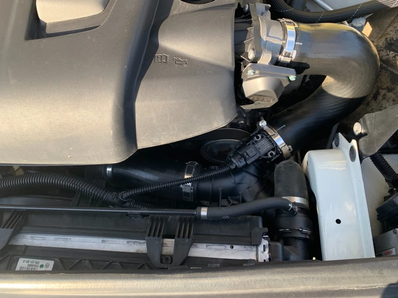 VW Touareg, снимка 9 - Автомобили и джипове - 52372112