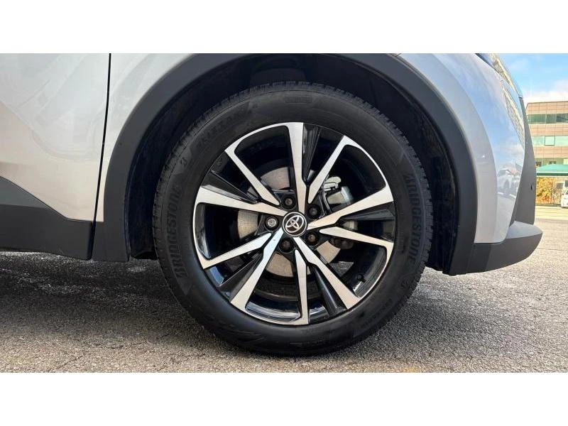 Toyota C-HR 1.8 HEV E-CVT Club FWD, снимка 16 - Автомобили и джипове - 53644032