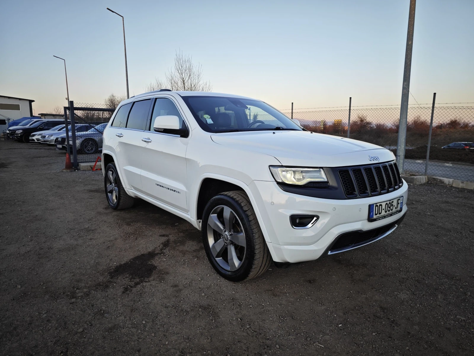 Jeep Grand cherokee OVERLAND TOP FULL - изображение 3