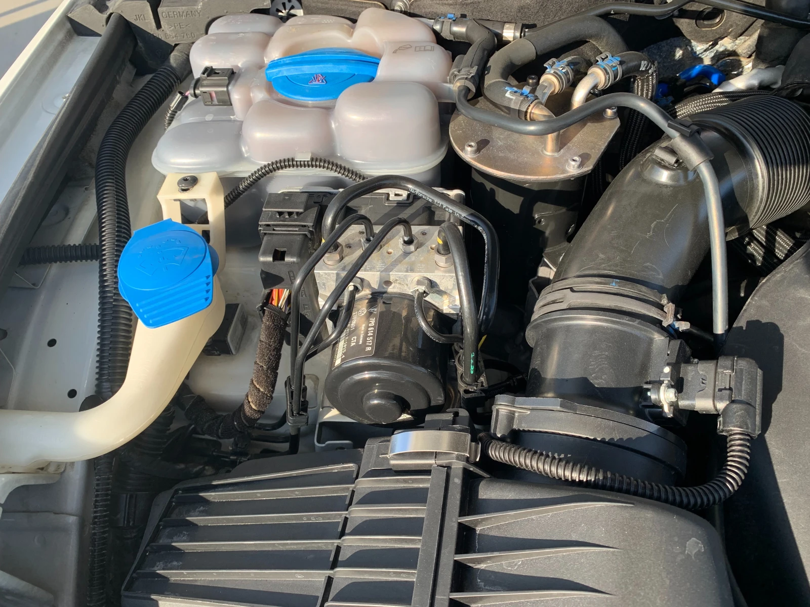 VW Touareg 3.0 TDI V6 R LINE, снимка 15 - Автомобили и джипове - 53614022