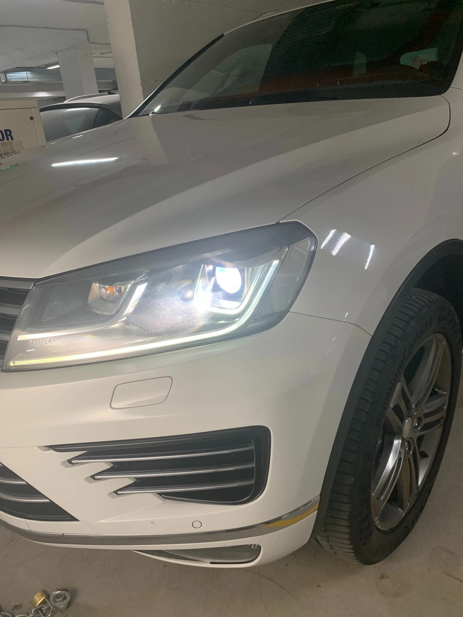 VW Touareg 3.0 TDI V6 R LINE, снимка 13 - Автомобили и джипове - 53614022