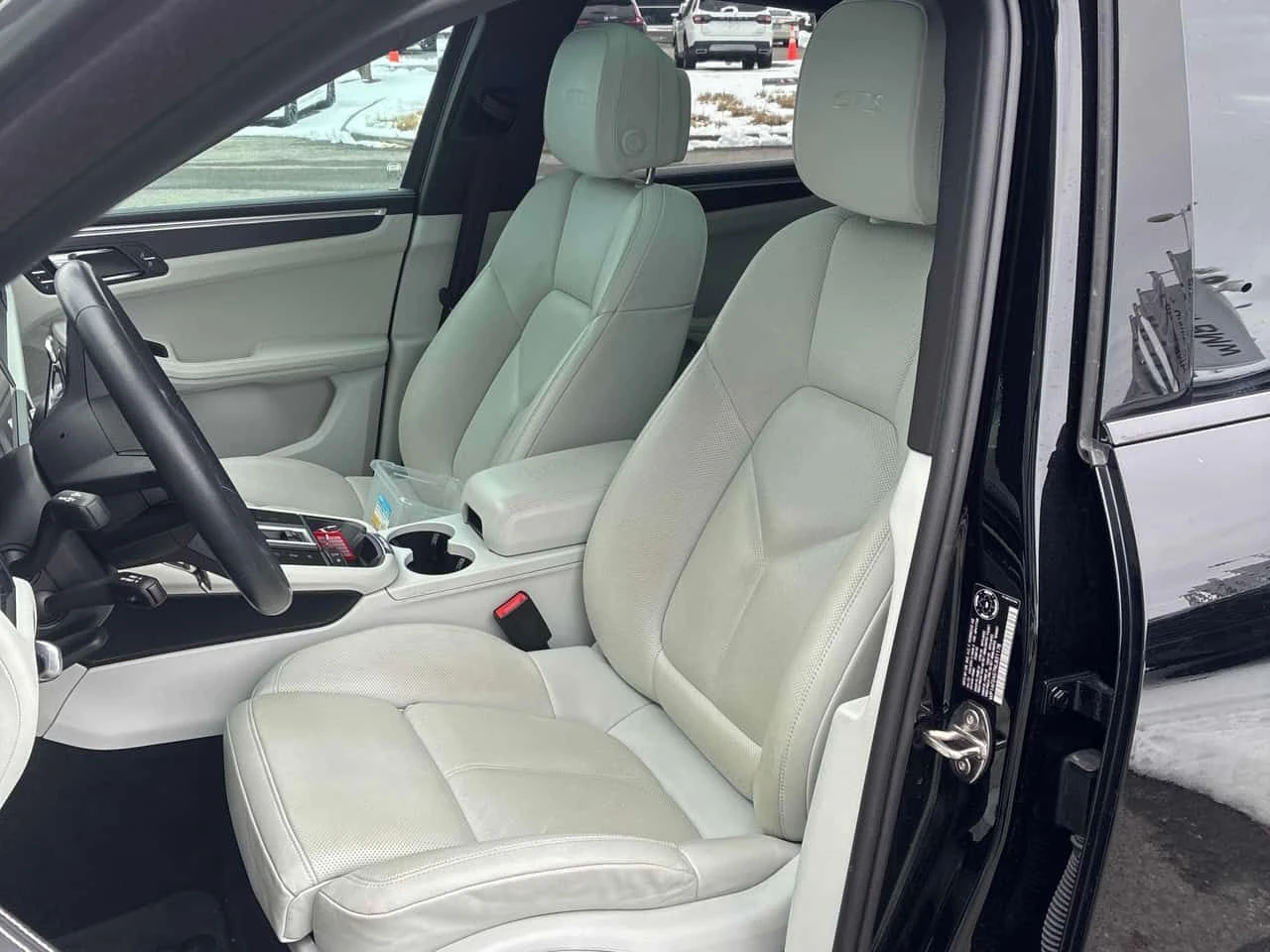 Porsche Macan * GTS * CARFAX * PANO * 360 , снимка 13 - Автомобили и джипове - 53963994