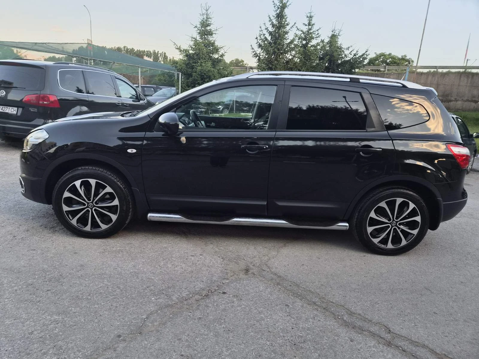 Nissan Qashqai 1.6 DCi 6+ 1 4x4 Панорама, снимка 4 - Автомобили и джипове - 54919274