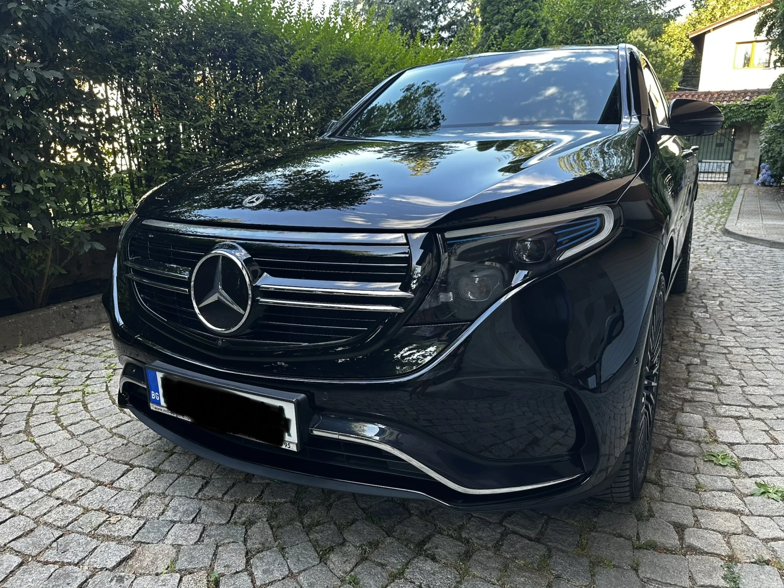 Mercedes-Benz EQC, снимка 2 - Автомобили и джипове - 55504708
