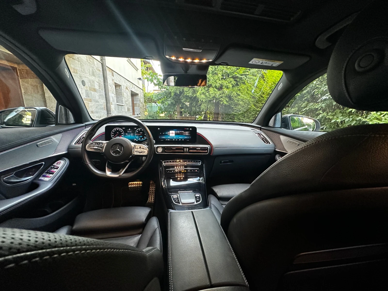 Mercedes-Benz EQC, снимка 11 - Автомобили и джипове - 55504708