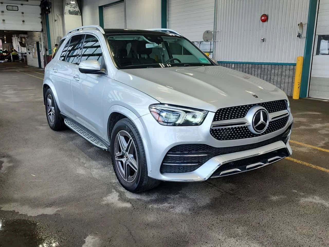 Mercedes-Benz GLE 350 4МАТIC* DISTRONIC* AMBIENT* BURMESTER* , снимка 2 - Автомобили и джипове - 55513350