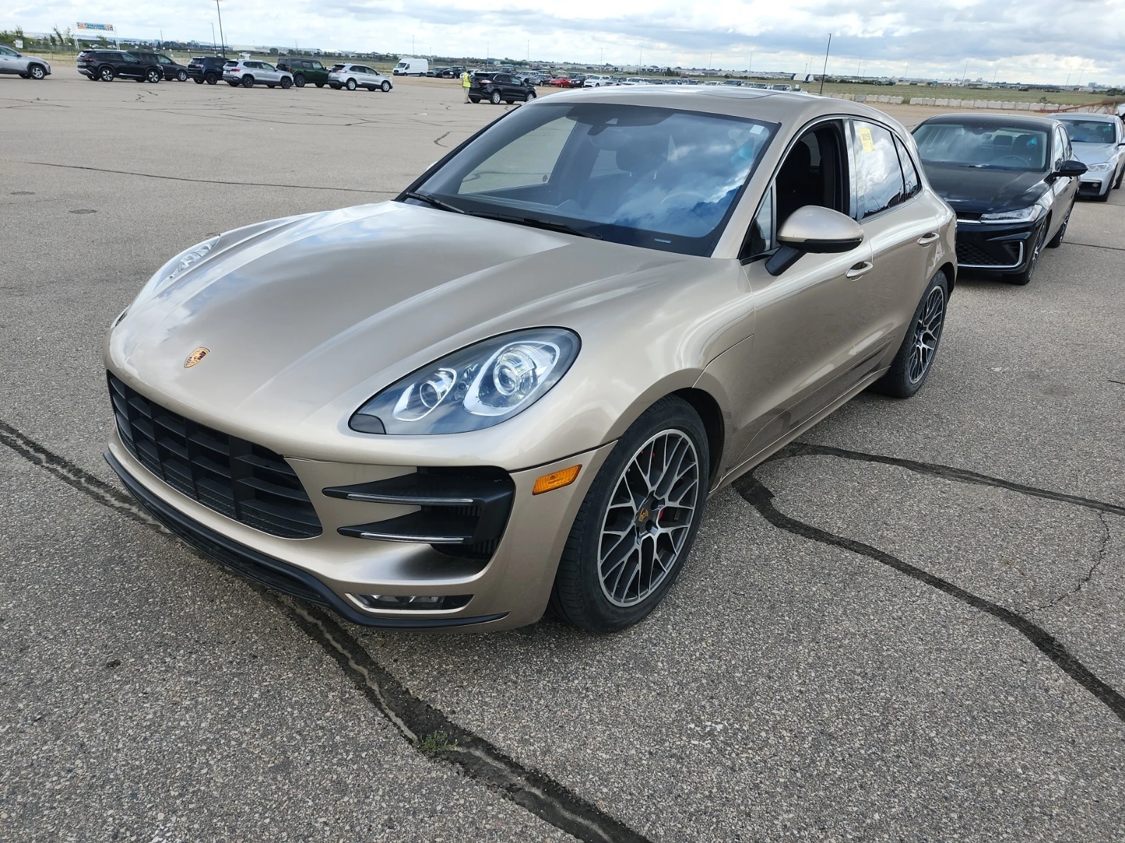 Porsche Macan Turbo SportChrono* Обдух* Подгрев* BOSE* Пано* Кам, снимка 2 - Автомобили и джипове - 56120815