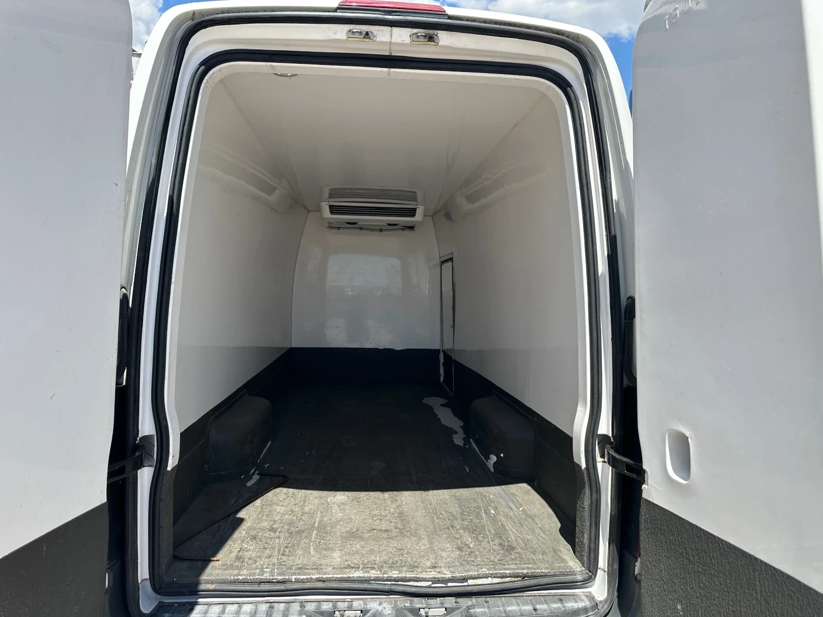 VW Crafter 2.0 TDI Maxi Хладилен L4H3 N1, снимка 8 - Бусове и автобуси - 55223620