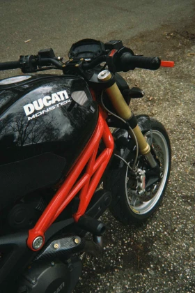Ducati Monster 796, снимка 1