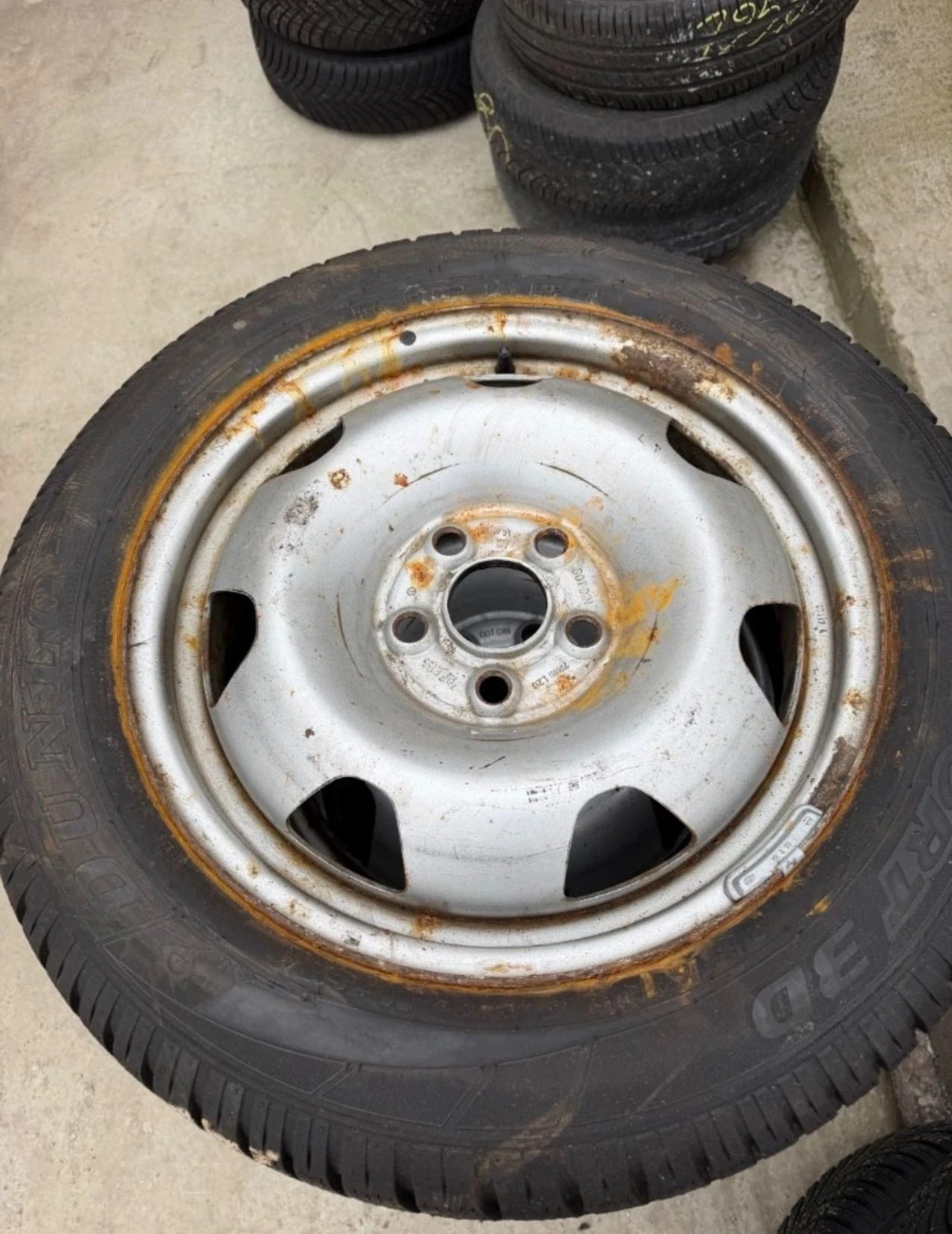 Гуми с джанти Dunlop 215/60R17
