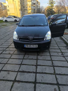 Toyota Corolla verso, снимка 1