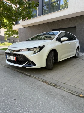     Toyota Corolla 1.8 HYBRID 140. 52000  