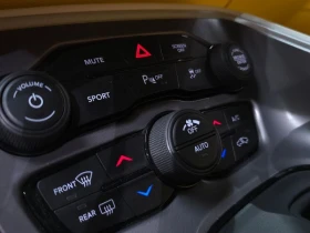 Dodge Challenger 5.7 5.7 Automatic КРАЙНА ЦЕНА: 58897 EUR | Auto.bg — изображение 17