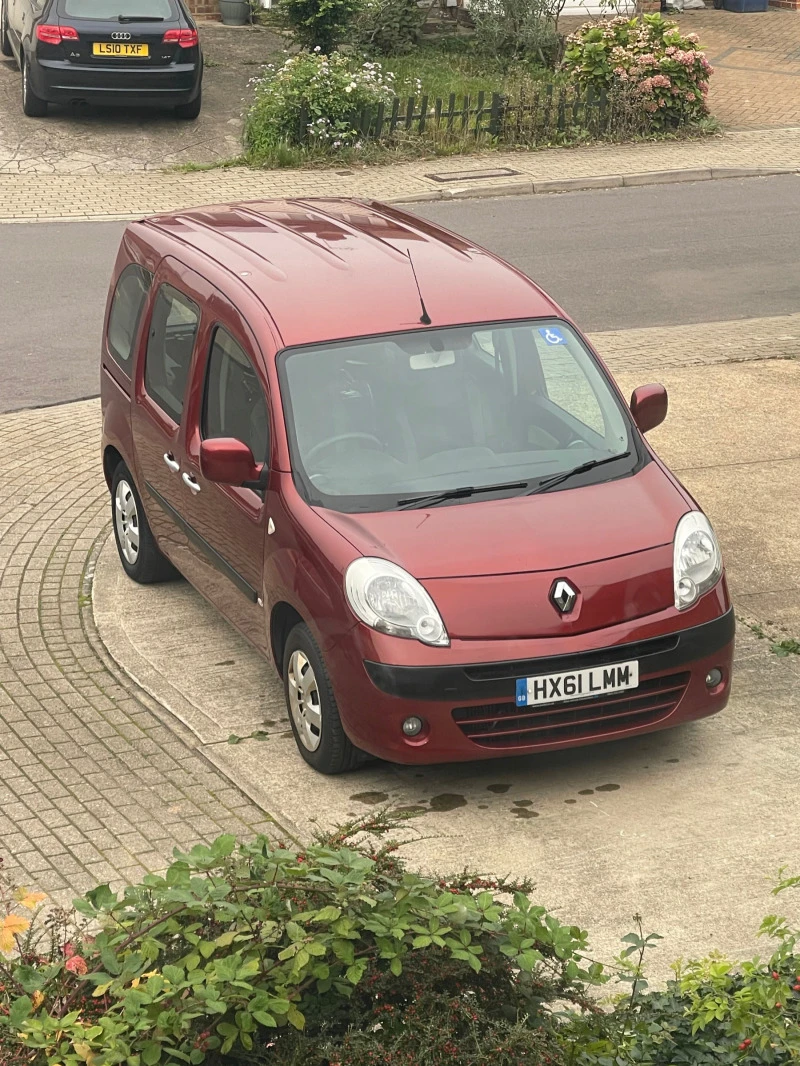 Renault Kangoo Disabled  , снимка 1 - Автомобили и джипове - 46750902