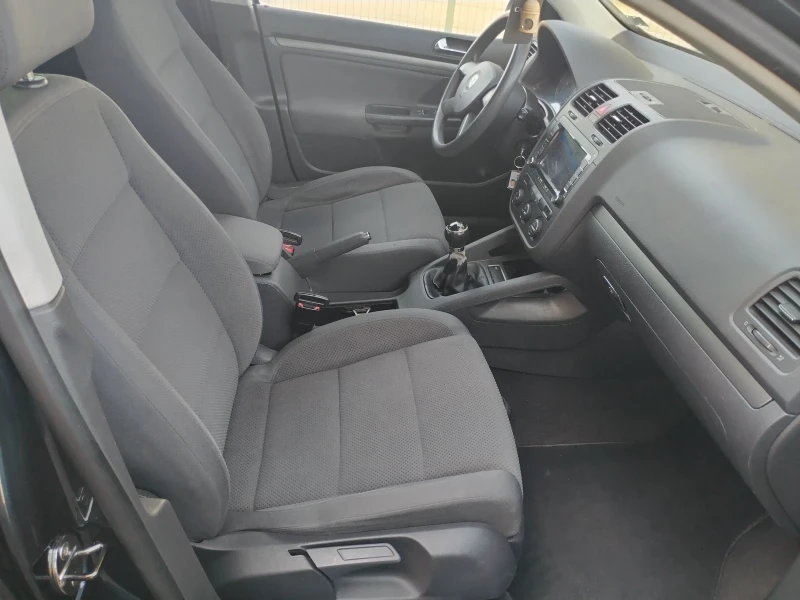 VW Golf 1.9 TDI 105, снимка 6 - Автомобили и джипове - 47511613