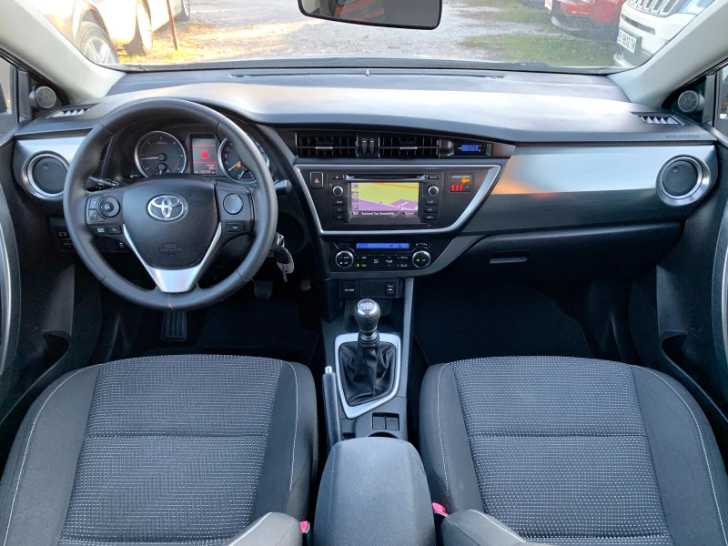 Toyota Auris 1.4d4d НАВИ КАМЕРА ЕВРО 5, снимка 9 - Автомобили и джипове - 47720449