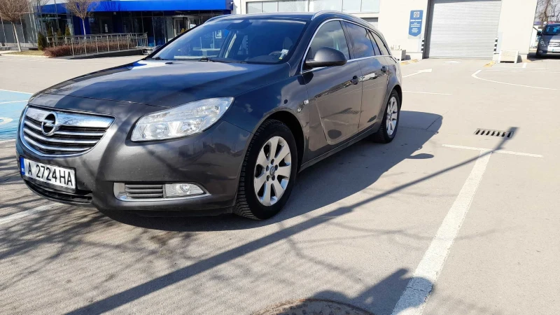 Opel Insignia, снимка 1 - Автомобили и джипове - 48002221