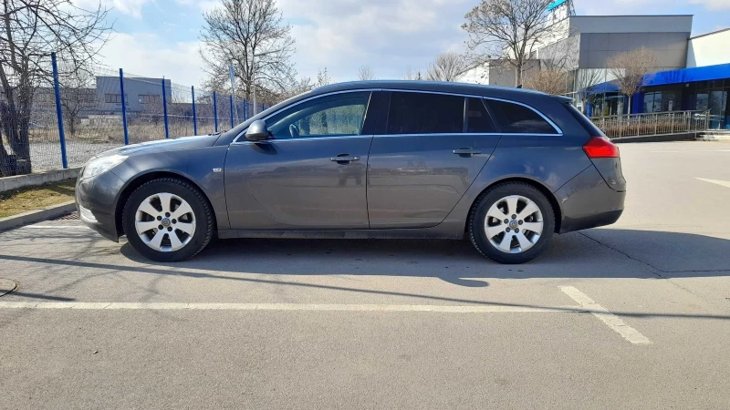 Opel Insignia, снимка 3 - Автомобили и джипове - 48002221