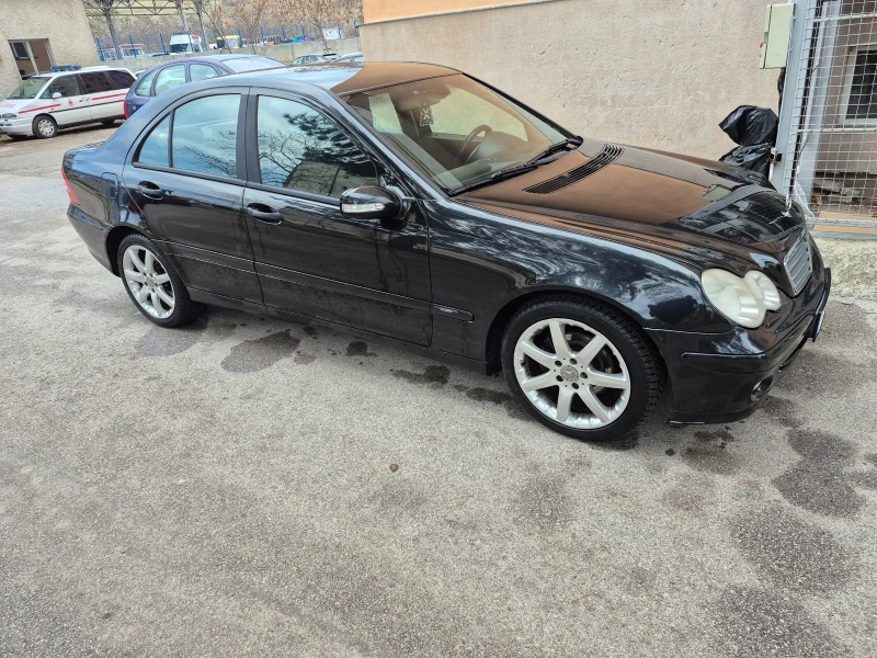 Mercedes-Benz C 200, снимка 2 - Автомобили и джипове - 48544015