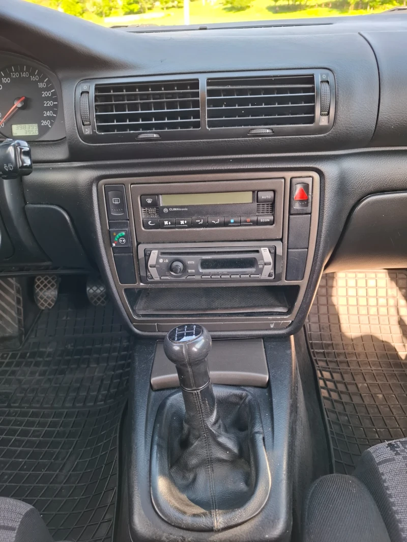 VW Passat B5 1.8T , снимка 11 - Автомобили и джипове - 51122675