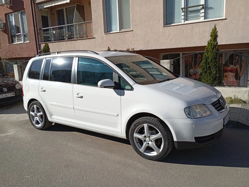 VW Touran, снимка 2 - Автомобили и джипове - 49586881