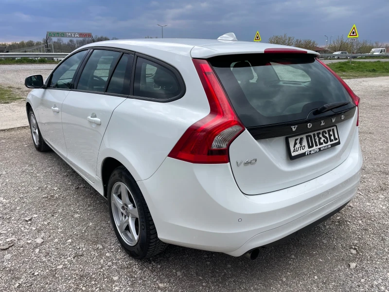 Volvo V60 2.0TDI-150-FEIS-ITALIA, снимка 11 - Автомобили и джипове - 49853983