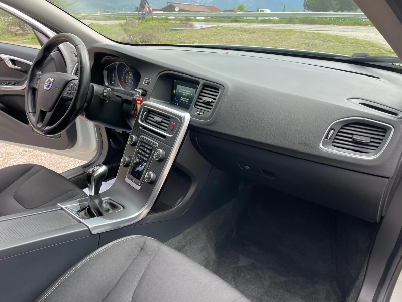 Volvo V60 2.0TDI-150-FEIS-ITALIA, снимка 5 - Автомобили и джипове - 49853983