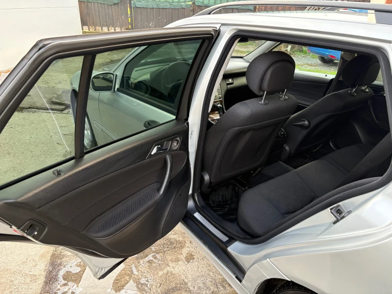 Mercedes-Benz C 220 2.2 CDI НОВ ВНОС АВТОМАТИК, снимка 8 - Автомобили и джипове - 52516632