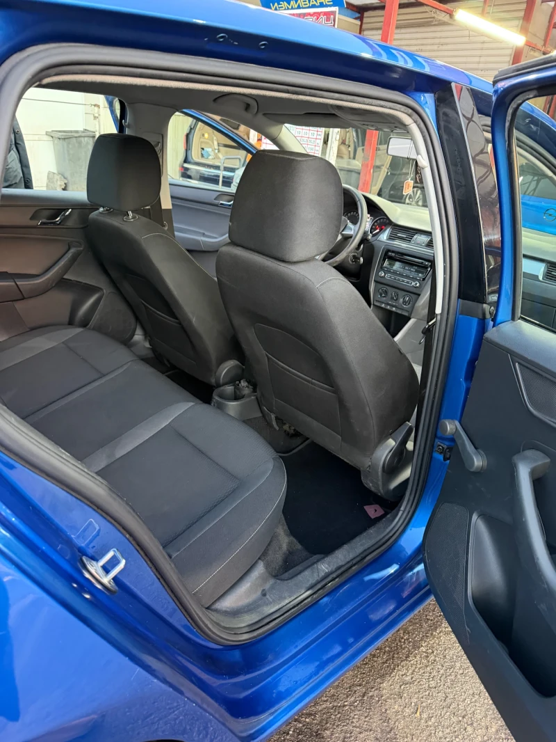 Skoda Rapid, снимка 14 - Автомобили и джипове - 52958933