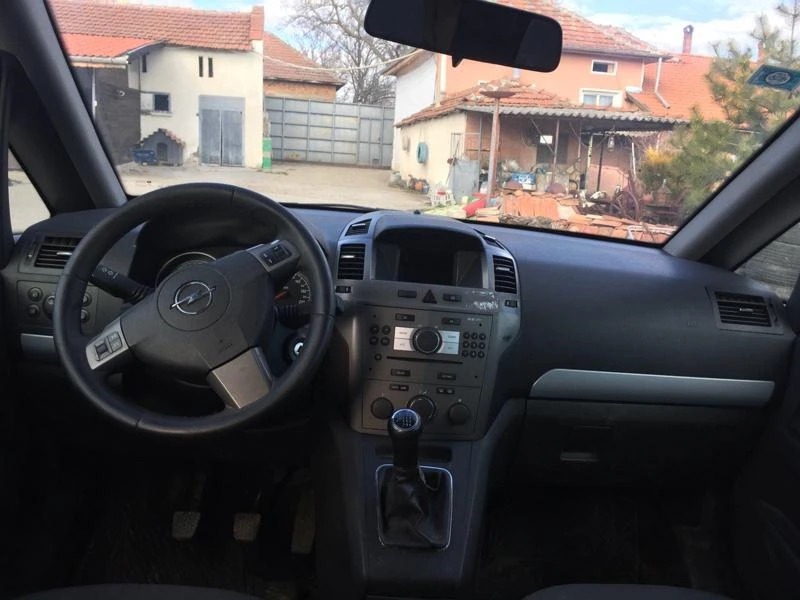 Opel Zafira 1.9 СТDI, снимка 13 - Автомобили и джипове - 34563241