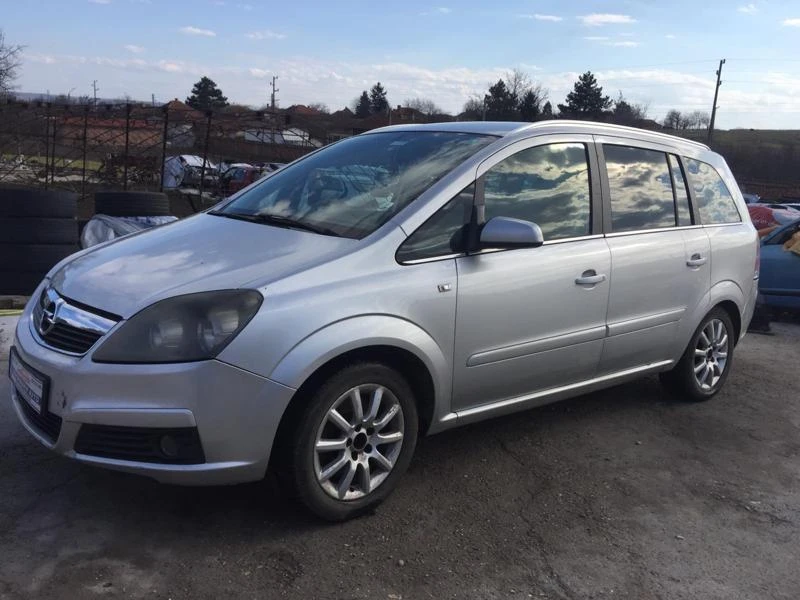 Opel Zafira 1.9 СТDI, снимка 3 - Автомобили и джипове - 34563241