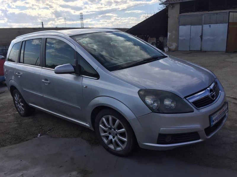 Opel Zafira 1.9 СТDI, снимка 2 - Автомобили и джипове - 34563241