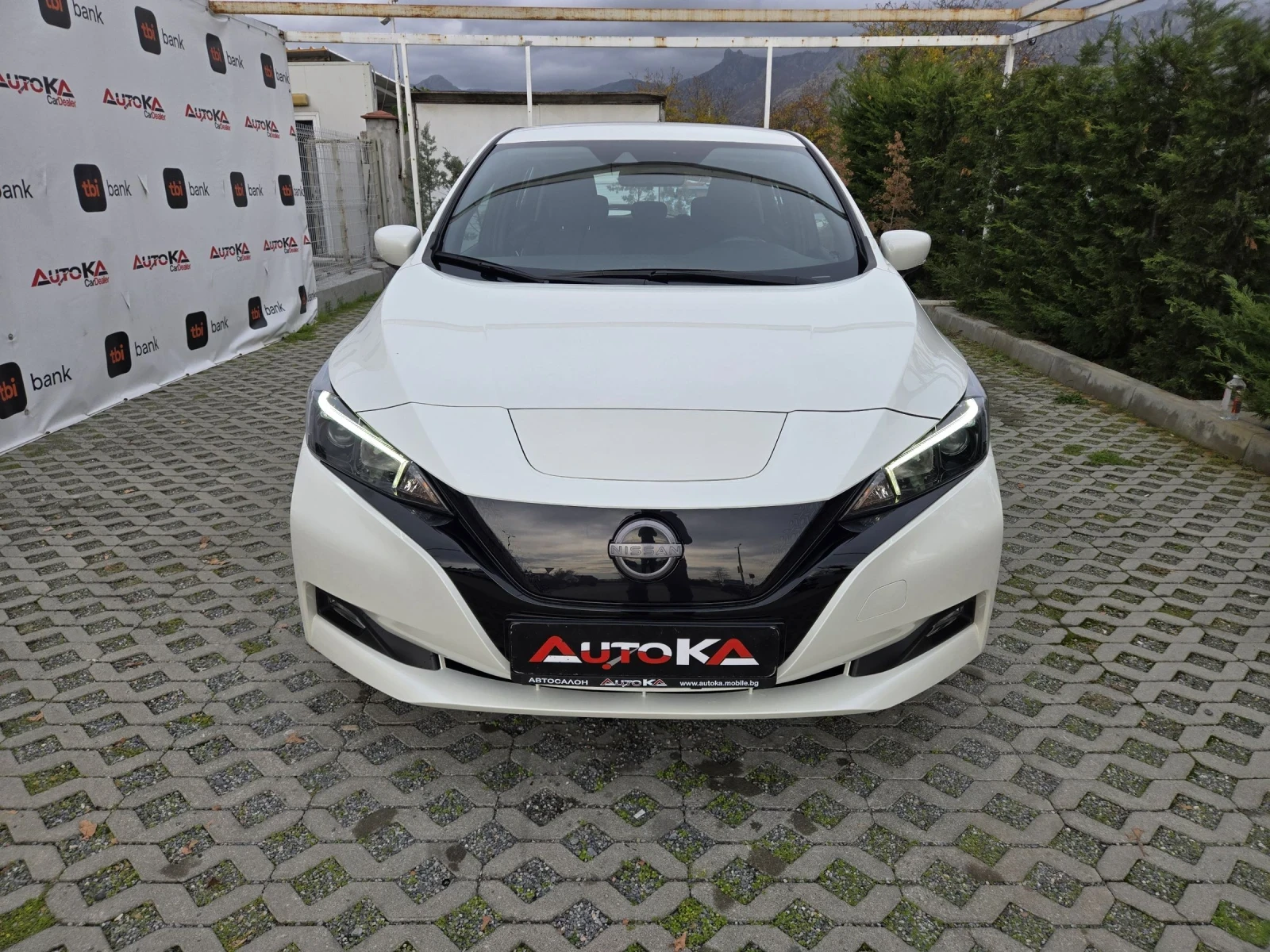 Nissan Leaf  40KW= 10.000km!!!= НЕРАЗЛИЧИМ ОТ НОВ!= DISTRONIC, снимка 1