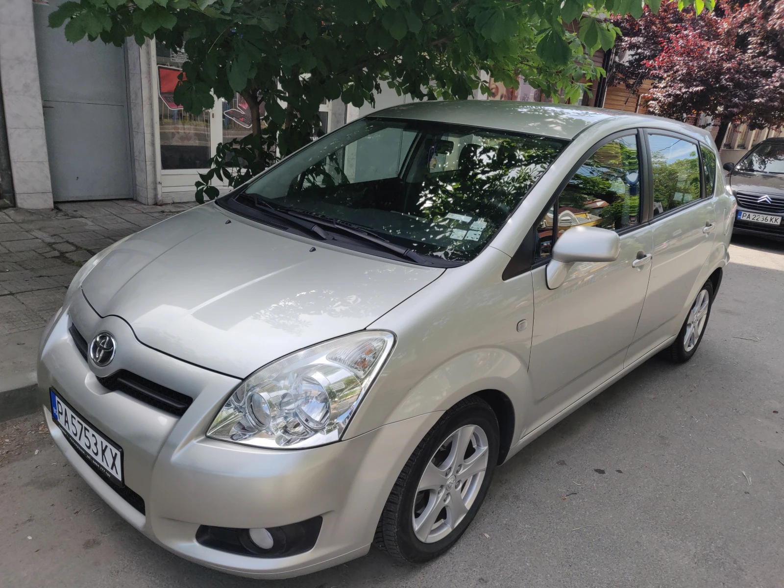 Toyota Corolla verso 2.2 D4D - изображение 2