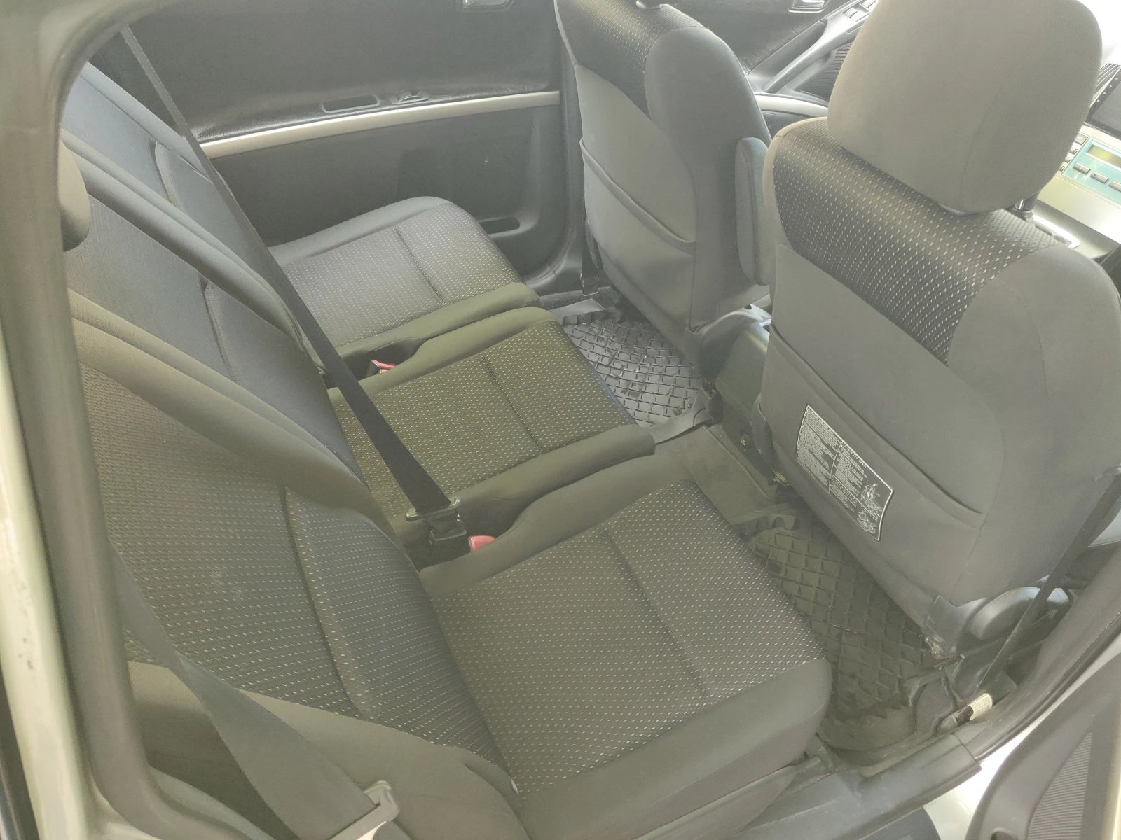 Toyota Corolla verso 2.2 D4D - изображение 5
