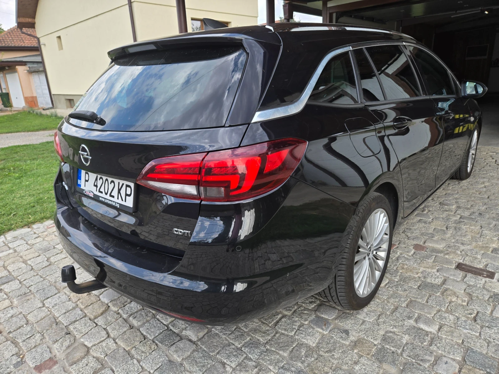 Opel Astra Sport Tourer - изображение 4