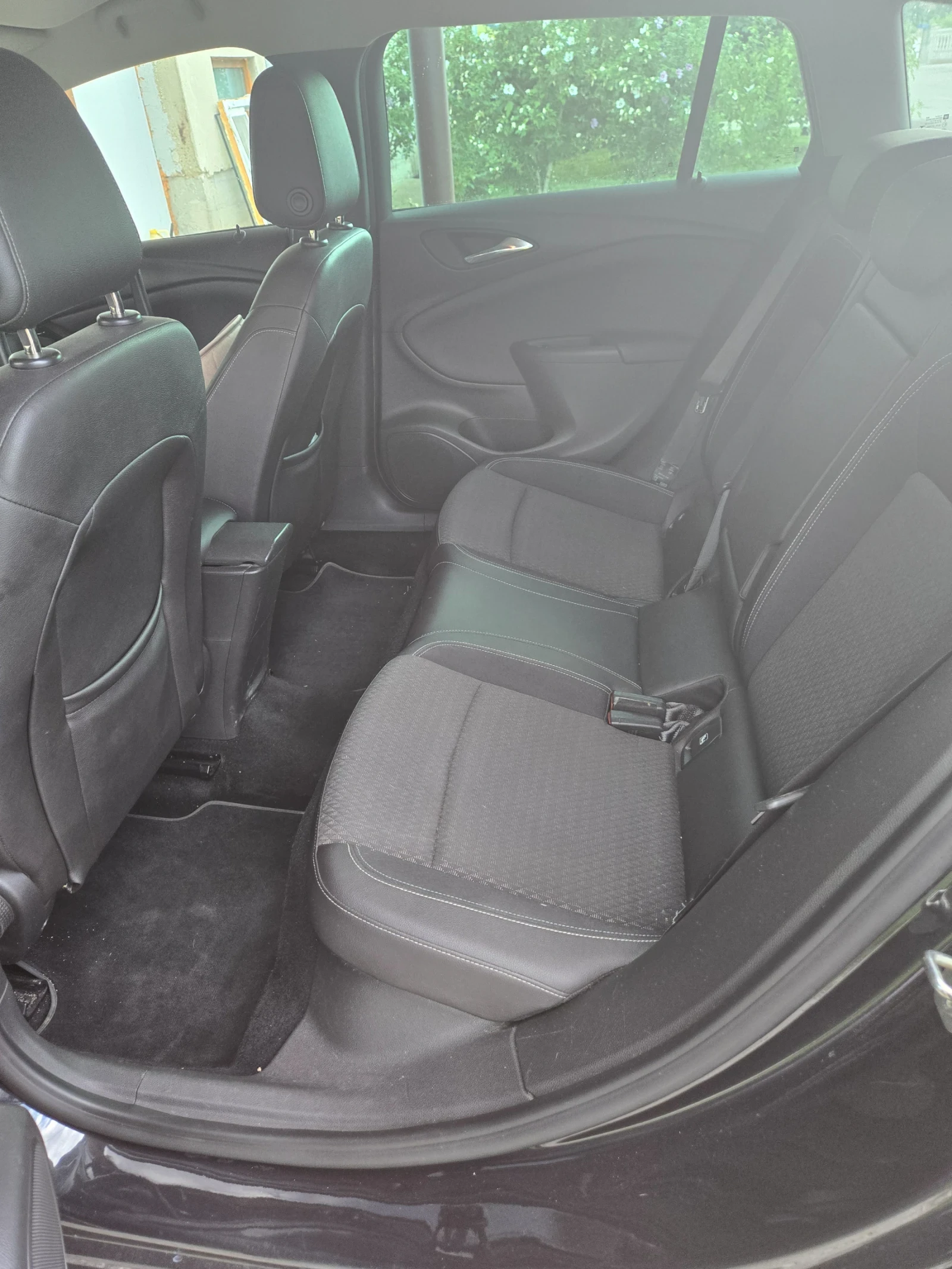 Opel Astra Sport Tourer - изображение 5