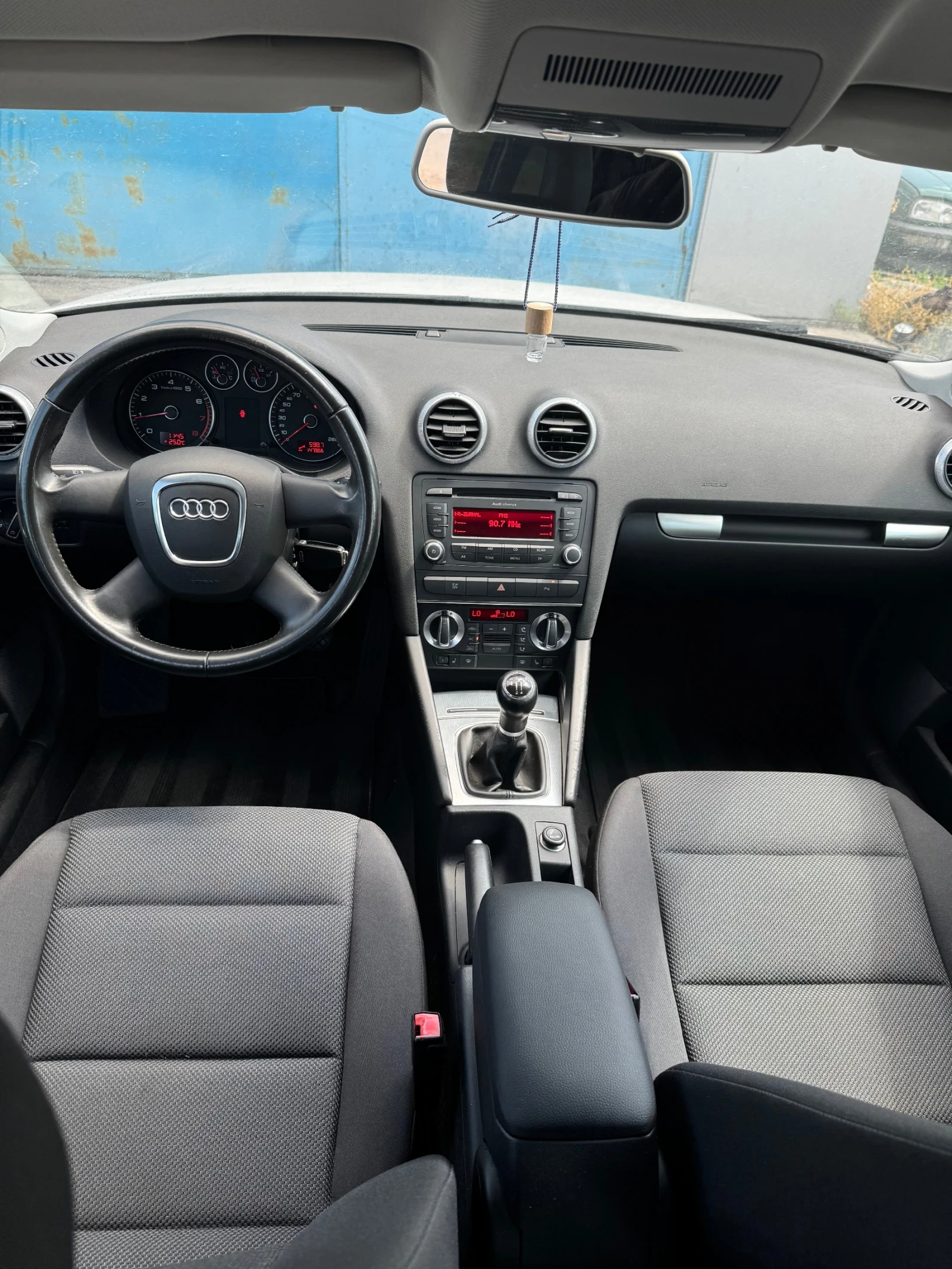 Audi A3 1.6i Facelift! 102кс - изображение 9