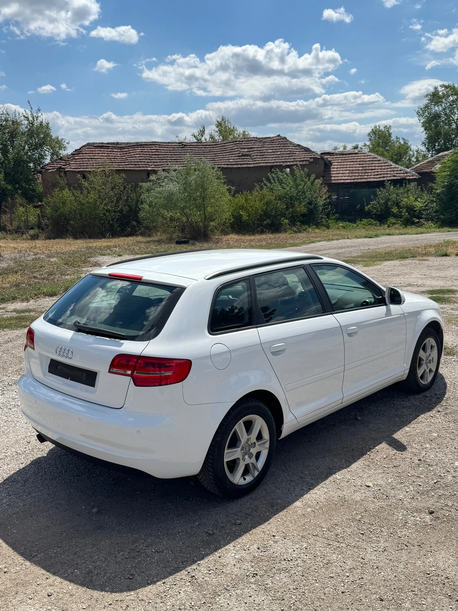 Audi A3 1.6i Facelift! 102кс - изображение 4