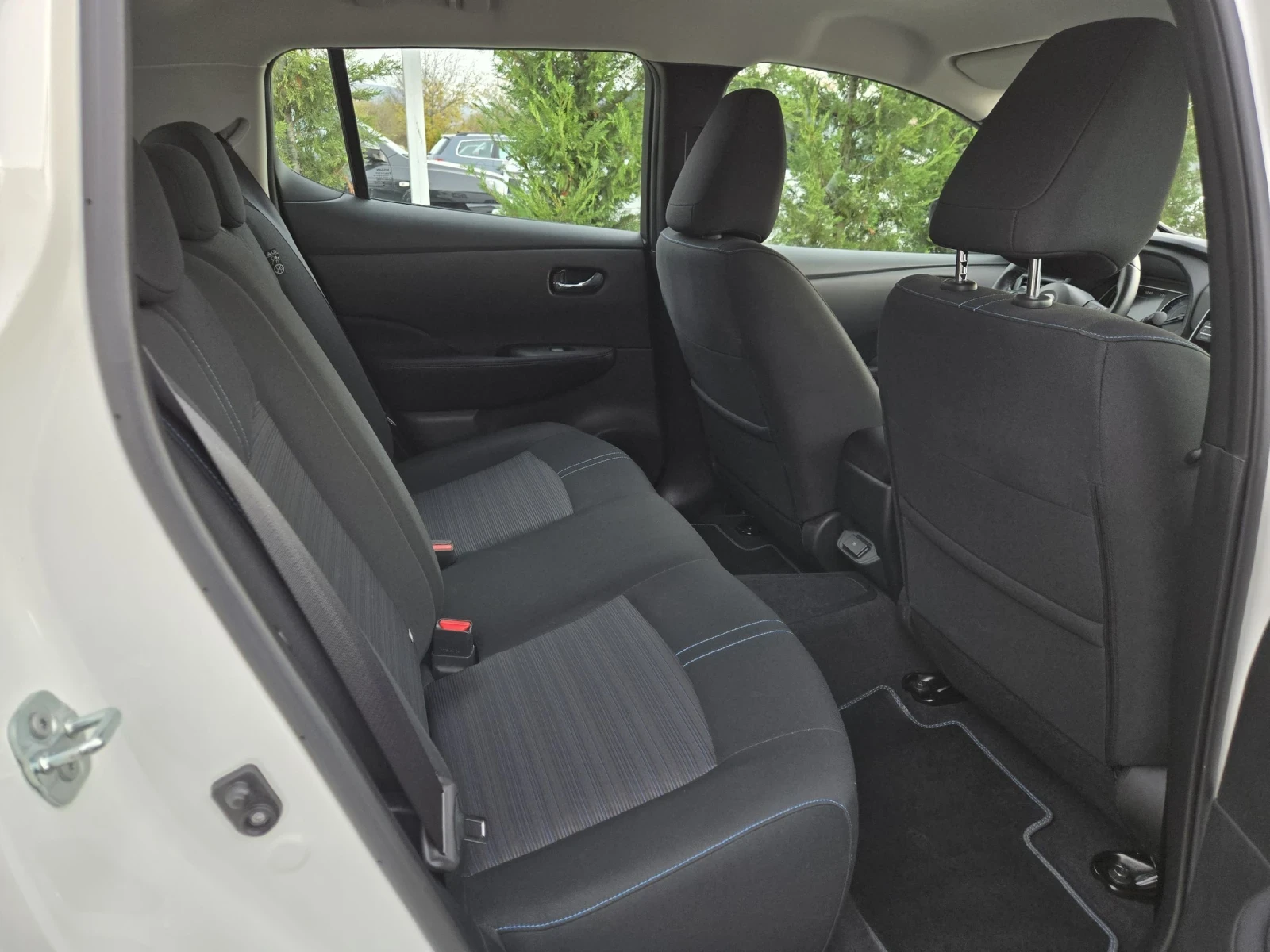 Nissan Leaf  40KW= 10.000km!!!= ���������� �� ���!= DISTRONIC | Mobile.bg � ����������� 14