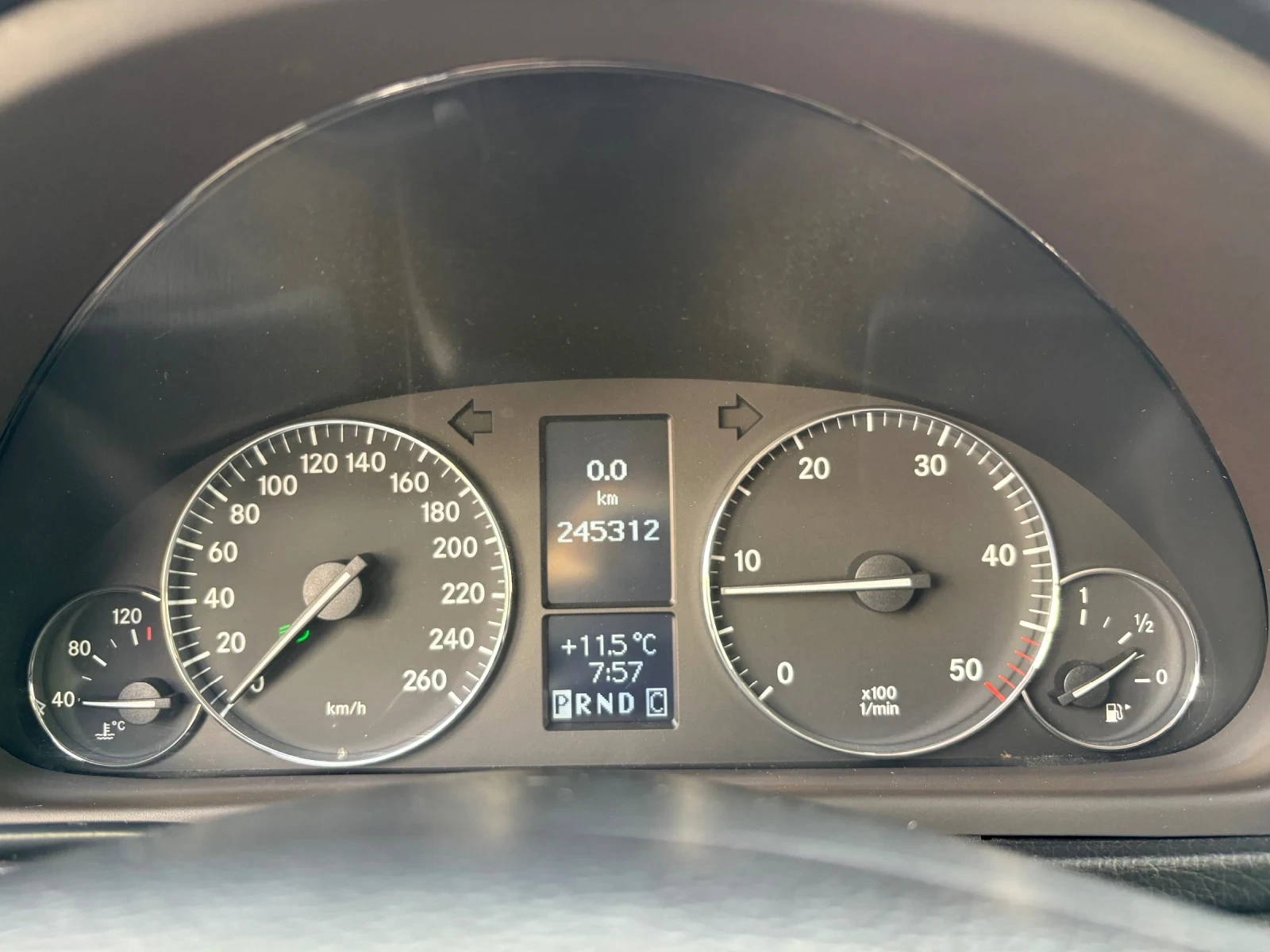 Mercedes-Benz C 220 2.2 CDI НОВ ВНОС АВТОМАТИК - изображение 7