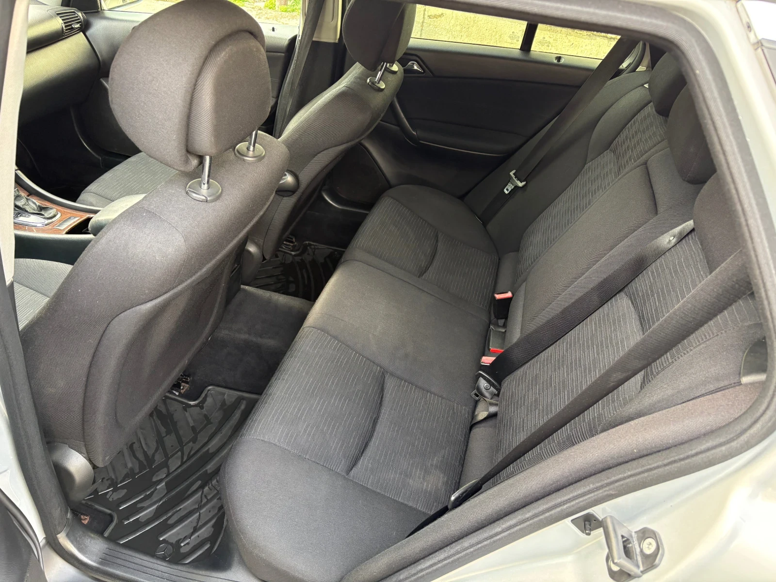 Mercedes-Benz C 220 2.2 CDI НОВ ВНОС АВТОМАТИК - изображение 9