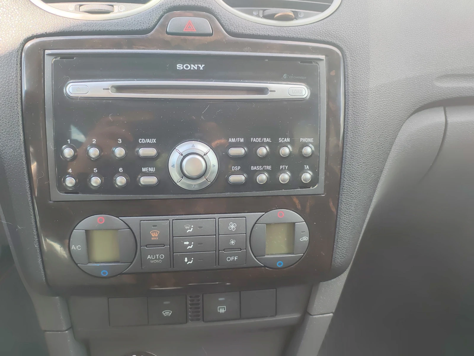 Ford Focus 2.0 TDCI GHIA, снимка 10 - Автомобили и джипове - 53765090