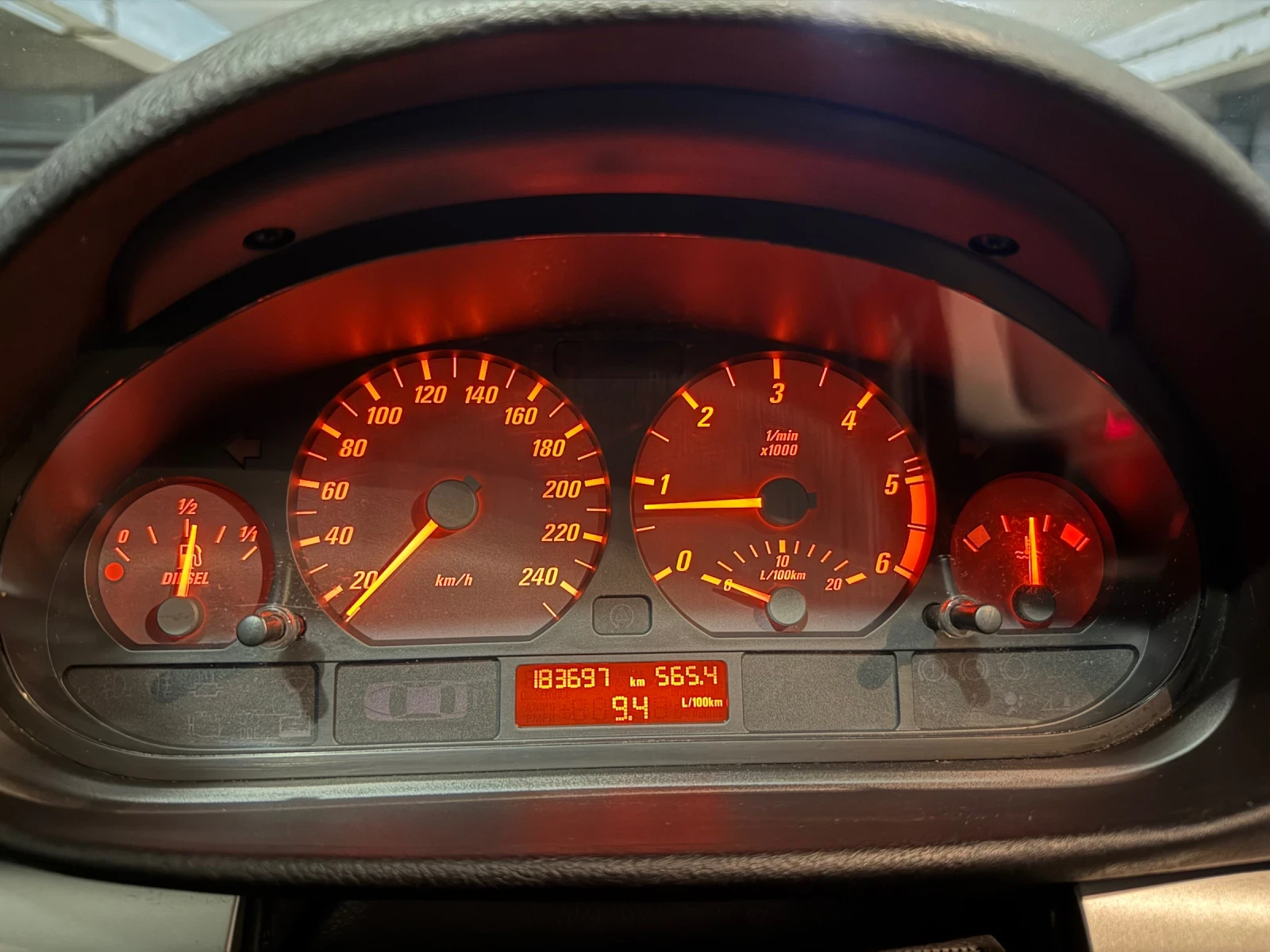 BMW 330 204 коня, снимка 13 - Автомобили и джипове - 53864959