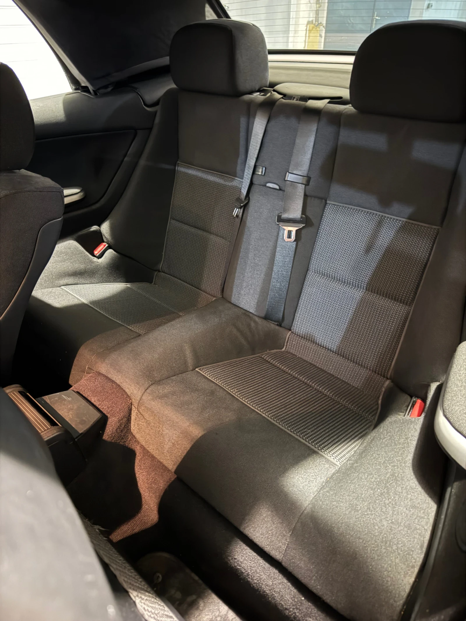 BMW 330 204 коня, снимка 14 - Автомобили и джипове - 53864959