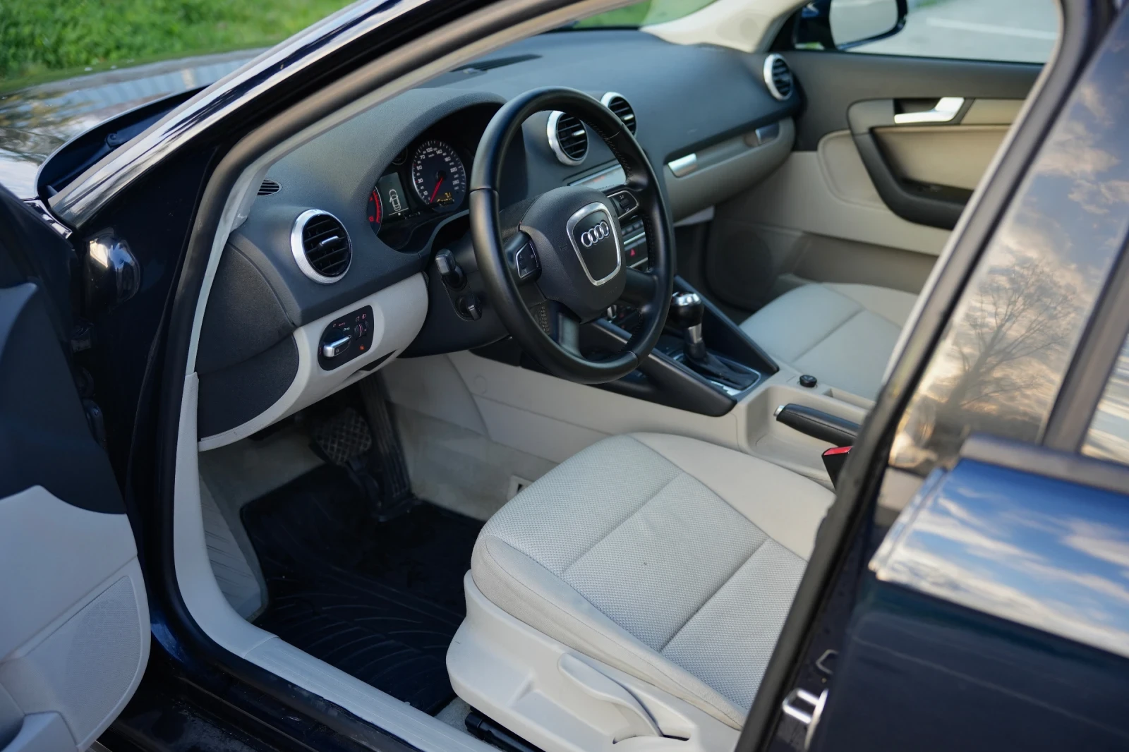 Audi A3 TDI* Facelift* S-line* LED фарове* Automatic* NAVI, снимка 8 - Автомобили и джипове - 53980040