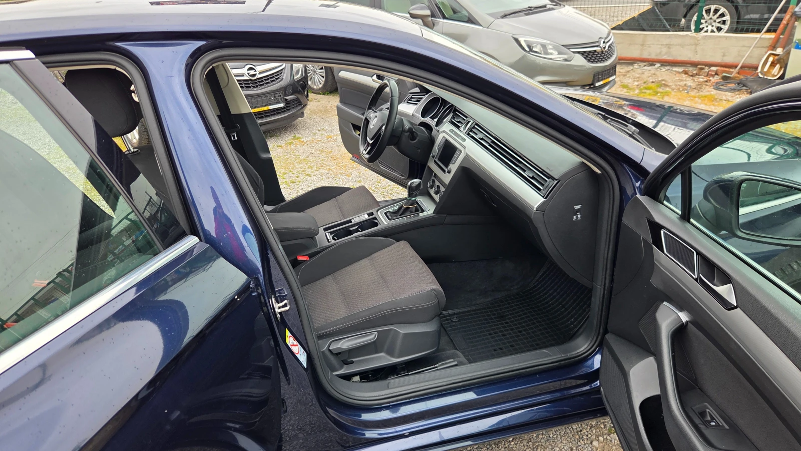 VW Passat 1.4i DSG ГАЗ.ИНЖ., снимка 12 - Автомобили и джипове - 54226465