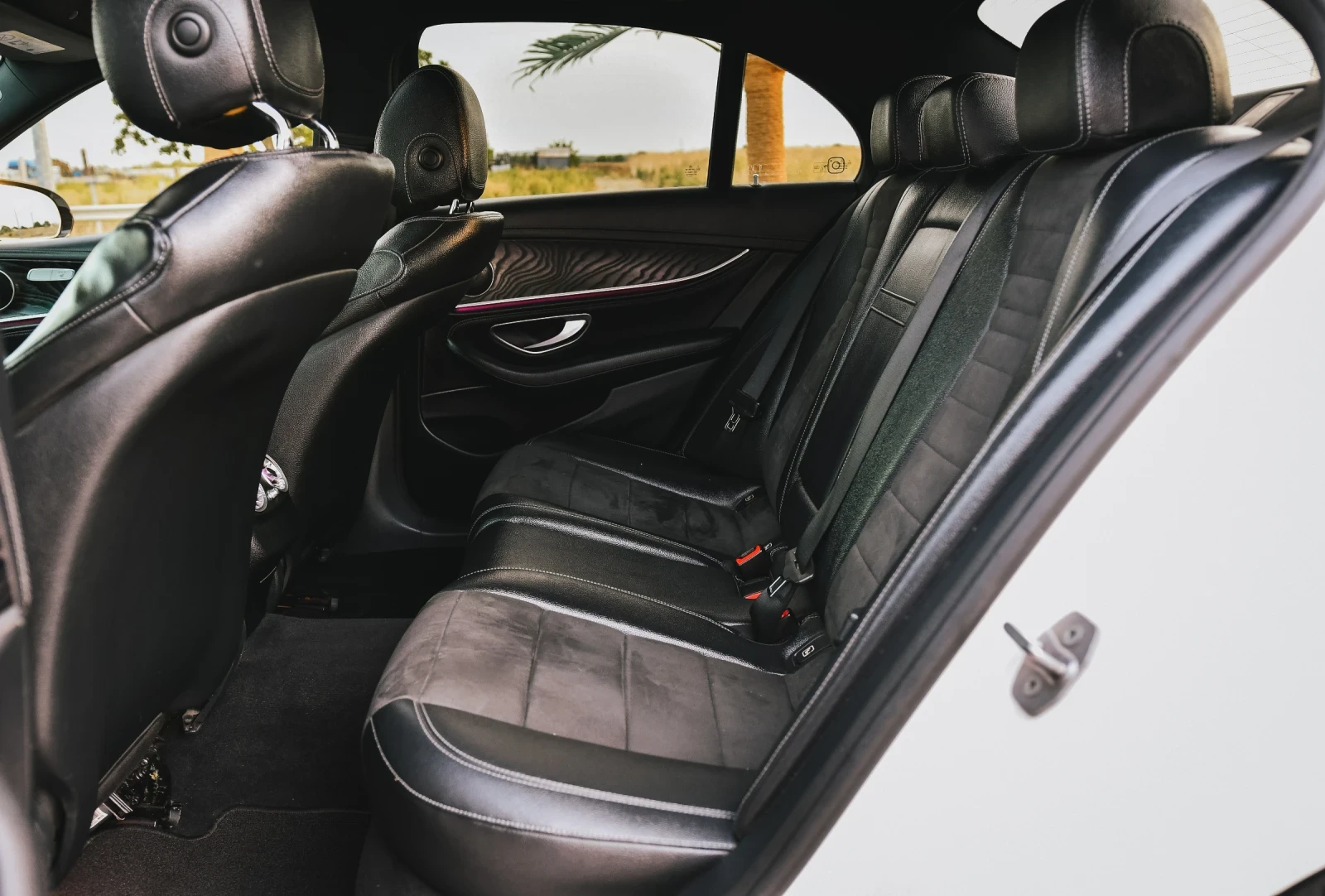 Mercedes-Benz E 350 DIGITAL AMG DISTRONIC, снимка 15 - Автомобили и джипове - 55755960