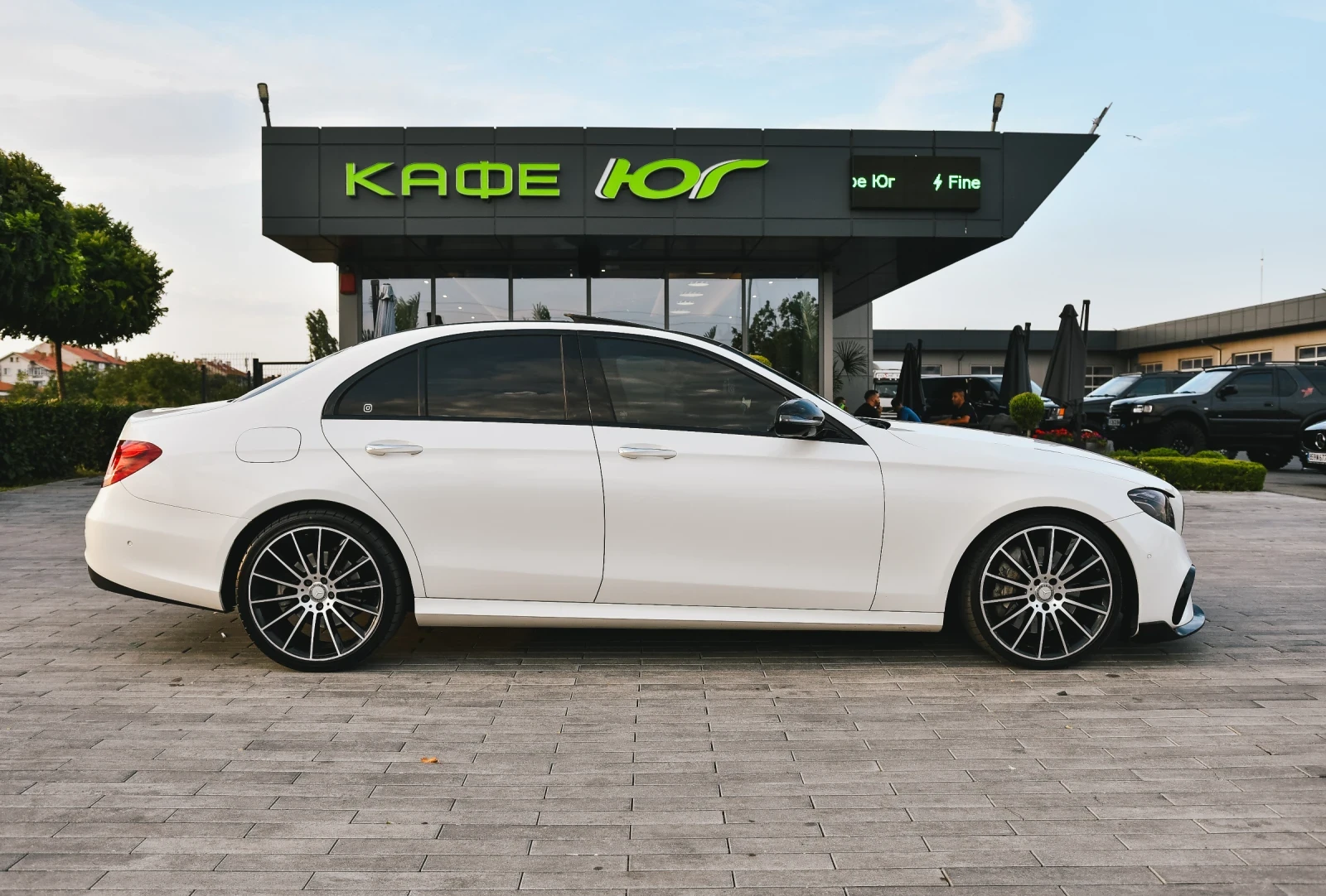 Mercedes-Benz E 350 DIGITAL AMG DISTRONIC, снимка 6 - Автомобили и джипове - 55755960